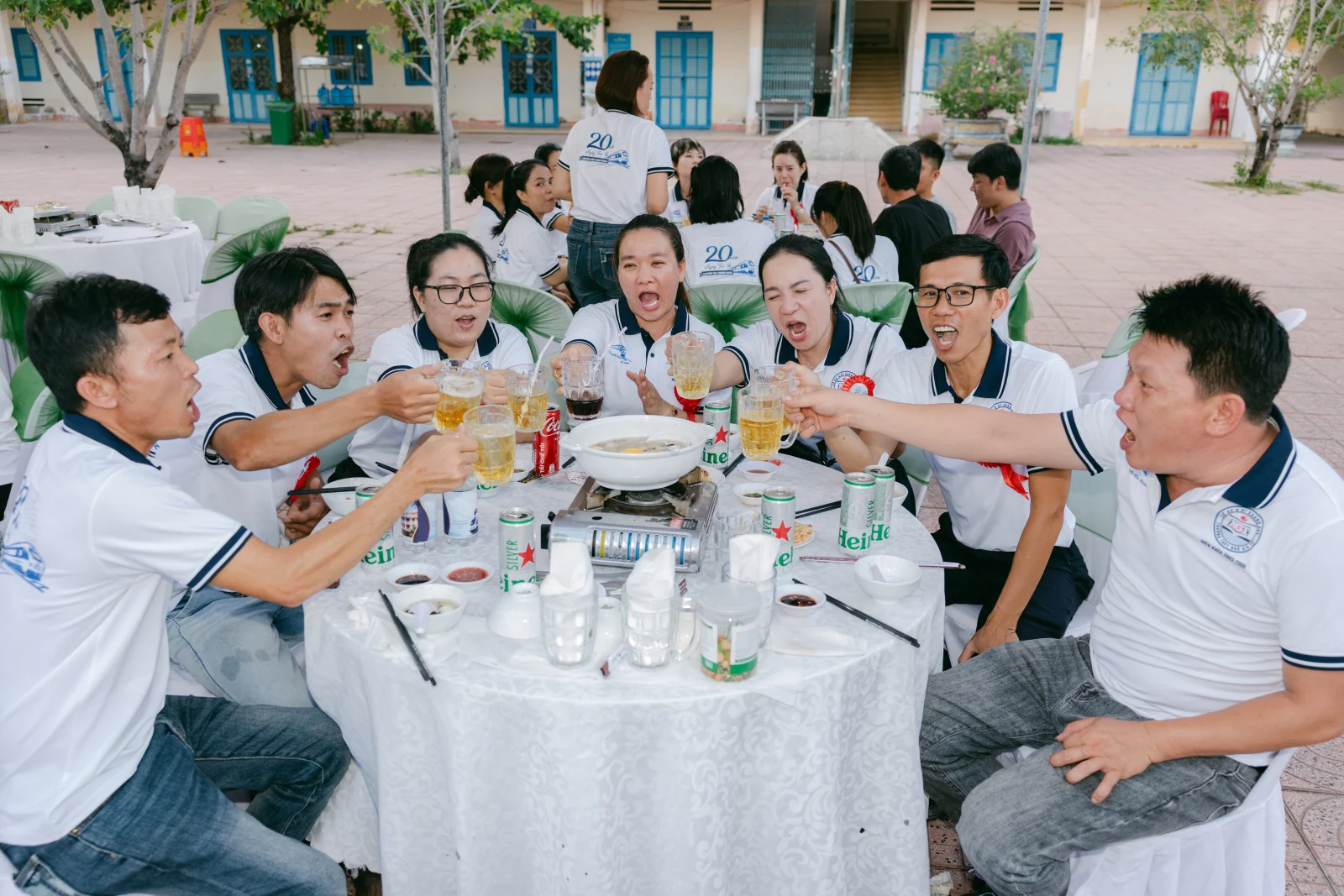 Ảnh lễ kỷ niệm 20 năm THPT Ngô Gia Tự, chụp ngày 08/08/2026