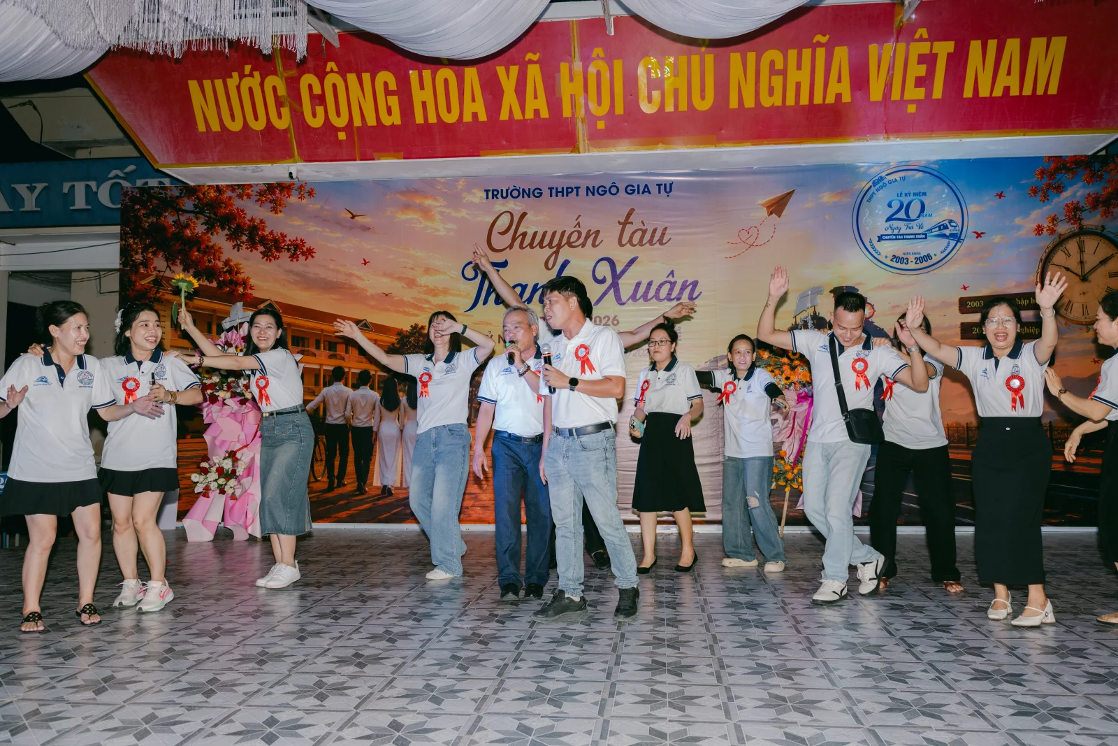Ảnh lễ kỷ niệm 20 năm THPT Ngô Gia Tự, chụp ngày 08/08/2026