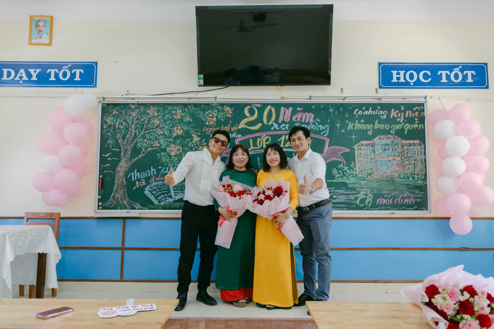 Ảnh lễ kỷ niệm 20 năm THPT Ngô Gia Tự, chụp ngày 08/08/2026