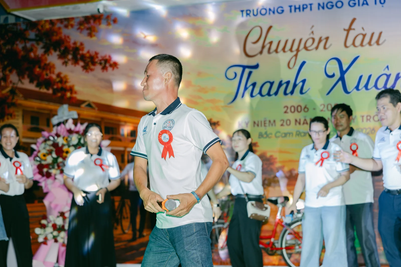 Ảnh lễ kỷ niệm 20 năm THPT Ngô Gia Tự, chụp ngày 08/08/2026