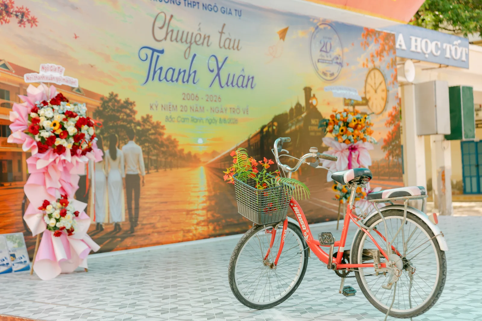 Ảnh lễ kỷ niệm 20 năm THPT Ngô Gia Tự, chụp ngày 08/08/2026