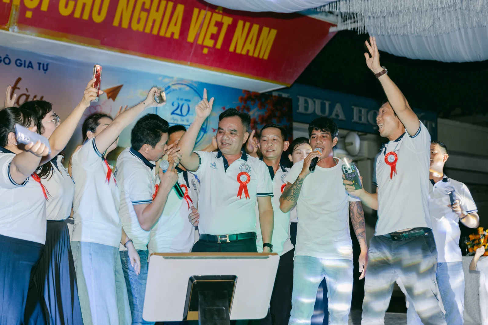 Ảnh lễ kỷ niệm 20 năm THPT Ngô Gia Tự, chụp ngày 08/08/2026