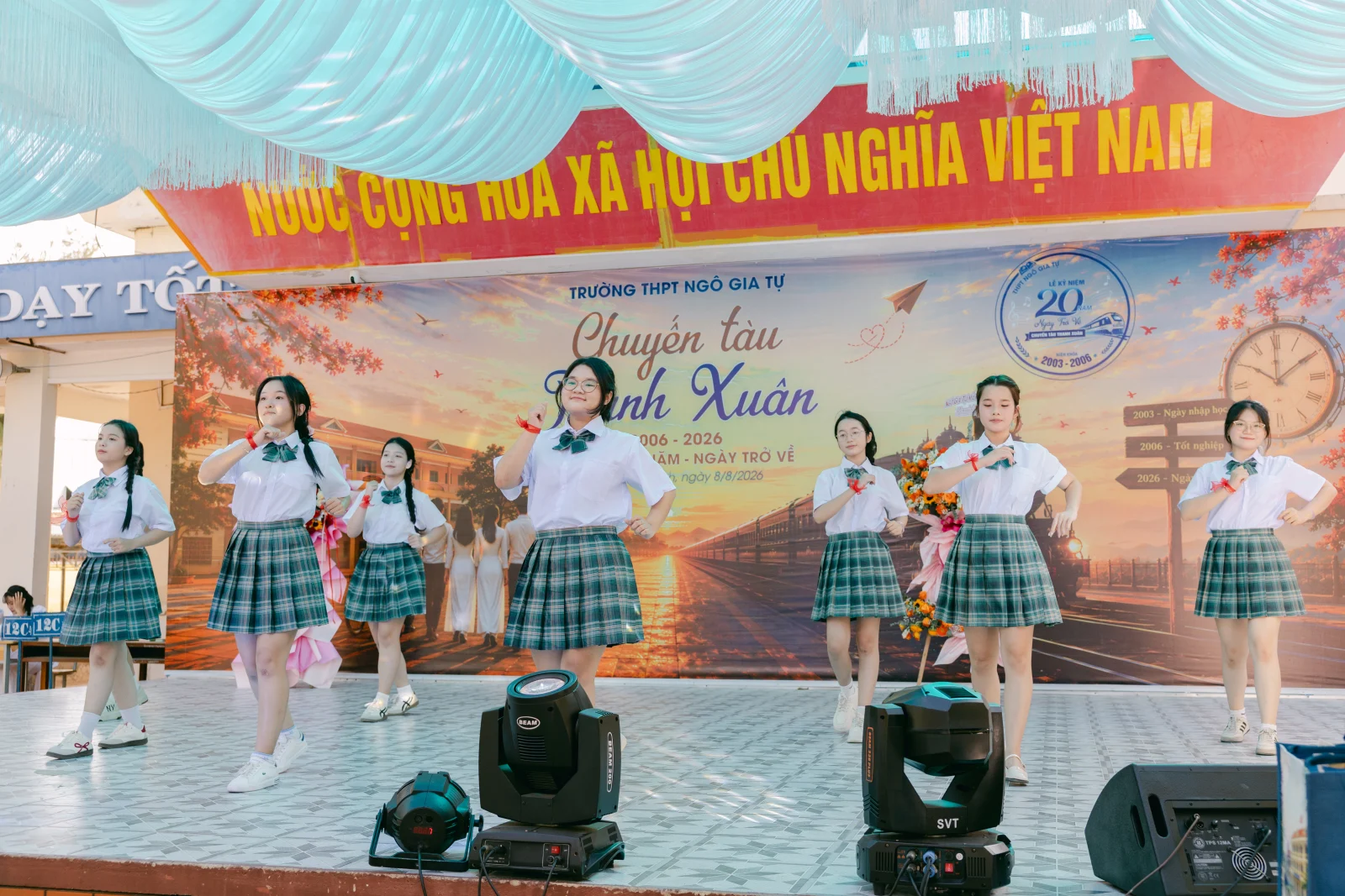 Ảnh lễ kỷ niệm 20 năm THPT Ngô Gia Tự, chụp ngày 08/08/2026