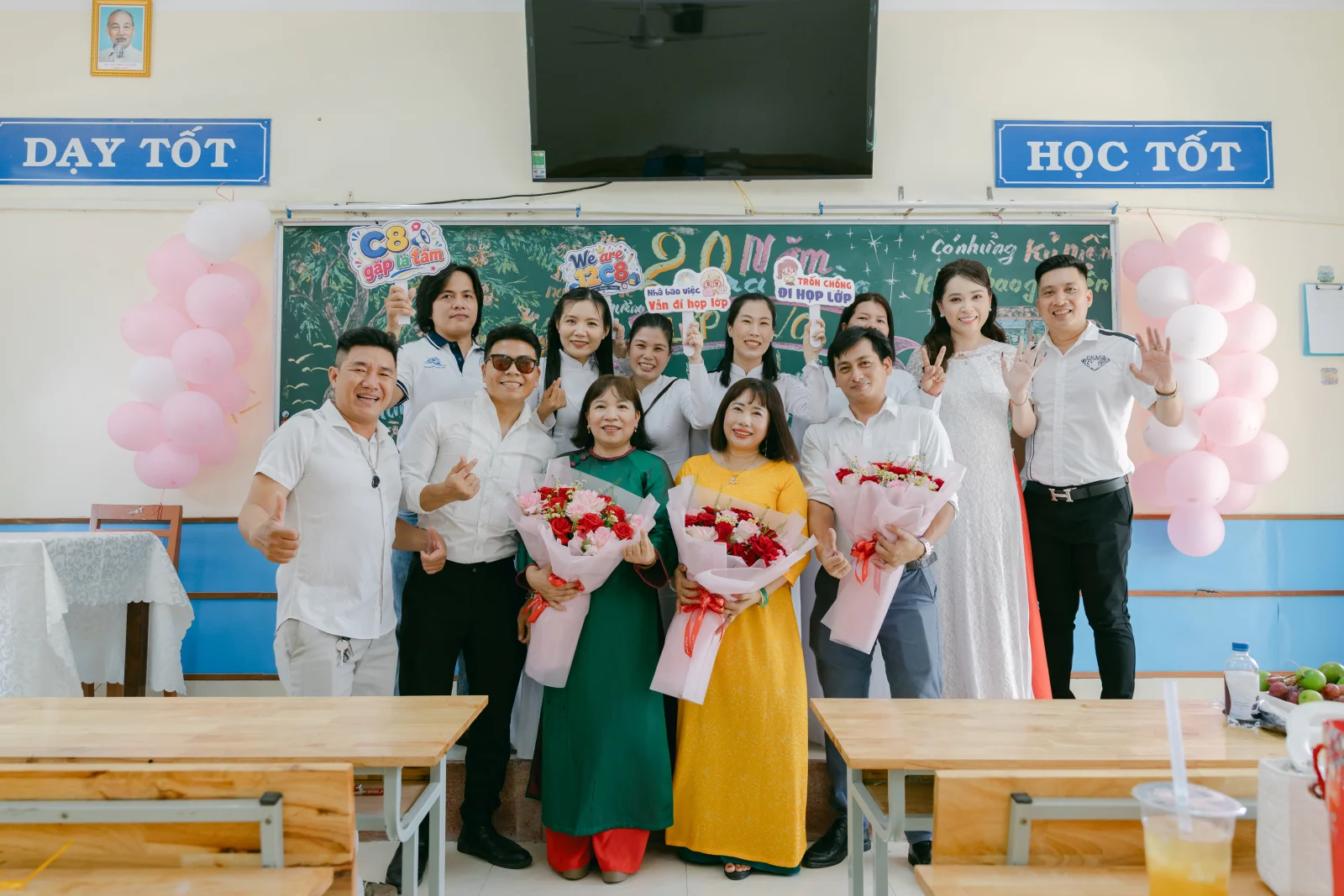 Ảnh lễ kỷ niệm 20 năm THPT Ngô Gia Tự, chụp ngày 08/08/2026