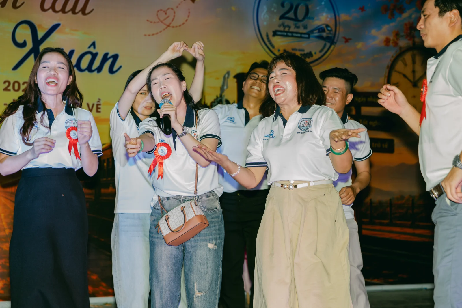 Ảnh lễ kỷ niệm 20 năm THPT Ngô Gia Tự, chụp ngày 08/08/2026