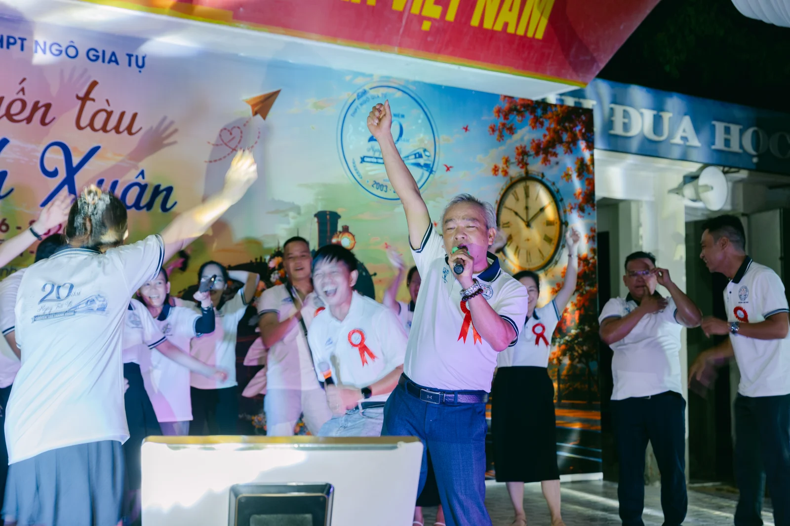 Ảnh lễ kỷ niệm 20 năm THPT Ngô Gia Tự, chụp ngày 08/08/2026