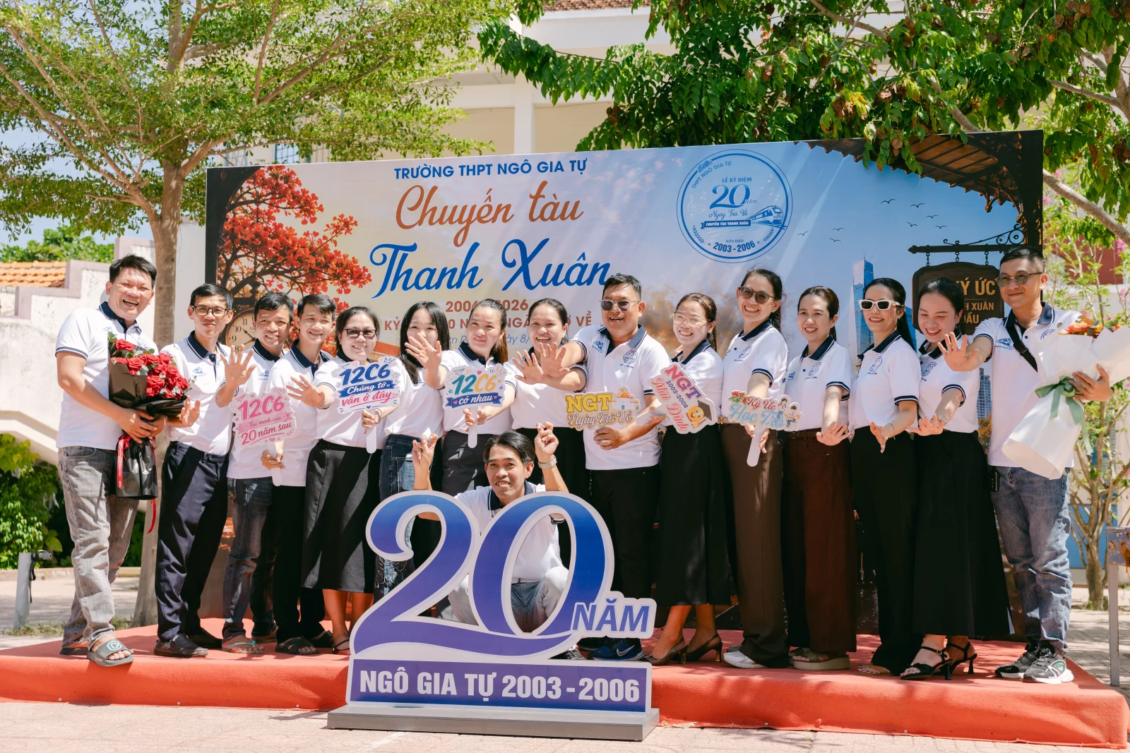 Ảnh lễ kỷ niệm 20 năm THPT Ngô Gia Tự, chụp ngày 08/08/2026