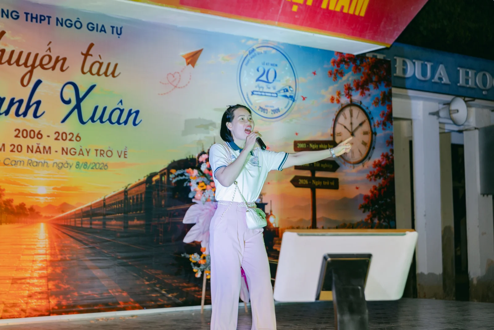 Ảnh lễ kỷ niệm 20 năm THPT Ngô Gia Tự, chụp ngày 08/08/2026
