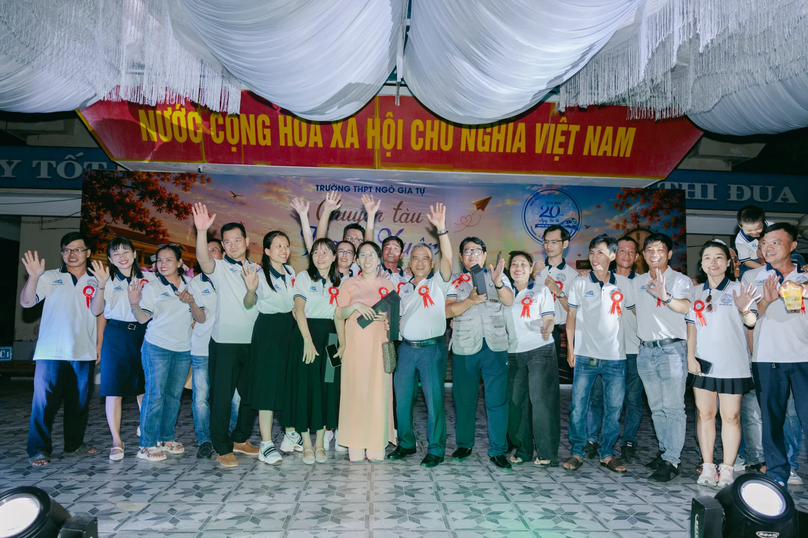 Ảnh lễ kỷ niệm 20 năm THPT Ngô Gia Tự, chụp ngày 08/08/2026