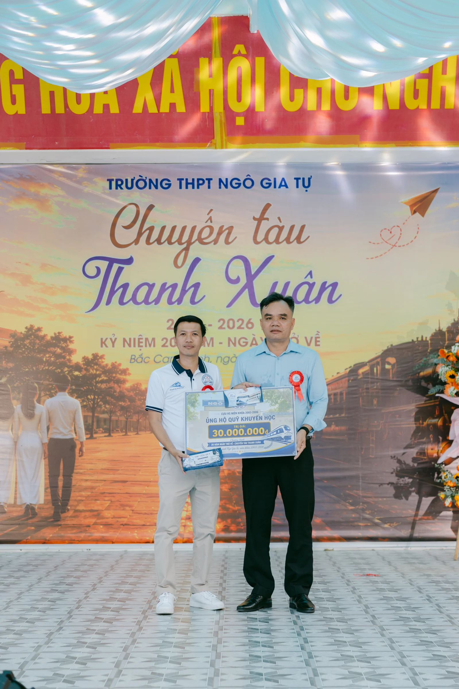Ảnh lễ kỷ niệm 20 năm THPT Ngô Gia Tự, chụp ngày 08/08/2026