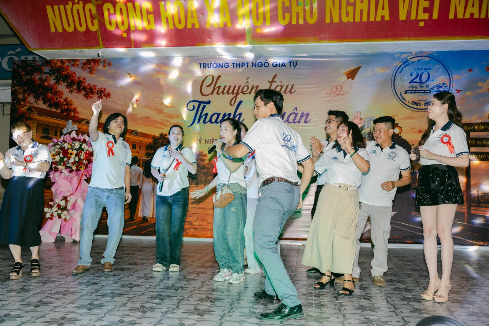 Ảnh lễ kỷ niệm 20 năm THPT Ngô Gia Tự, chụp ngày 08/08/2026