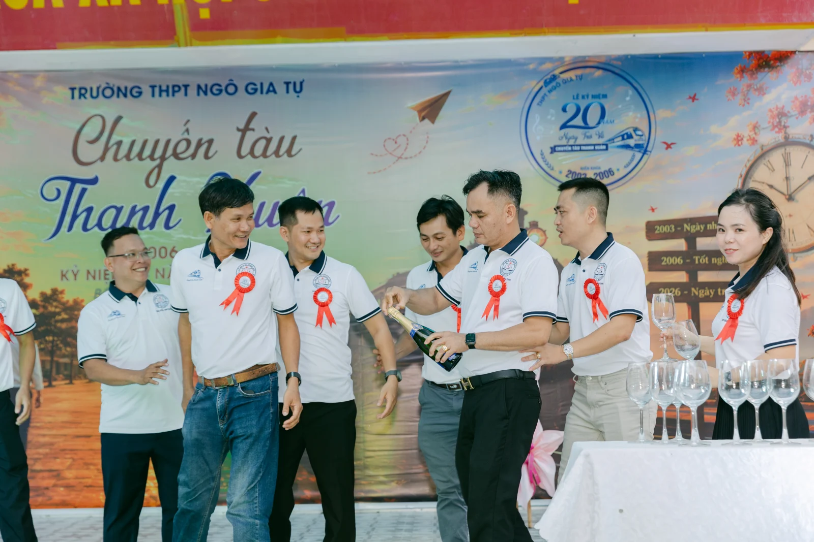 Ảnh lễ kỷ niệm 20 năm THPT Ngô Gia Tự, chụp ngày 08/08/2026