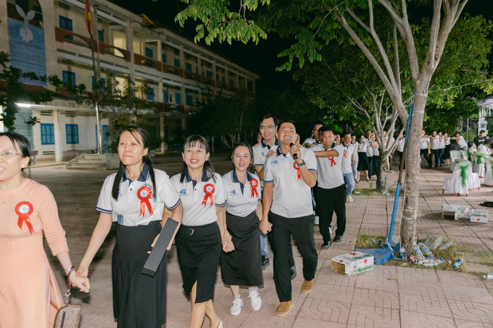 Ảnh lễ kỷ niệm 20 năm THPT Ngô Gia Tự, chụp ngày 08/08/2026