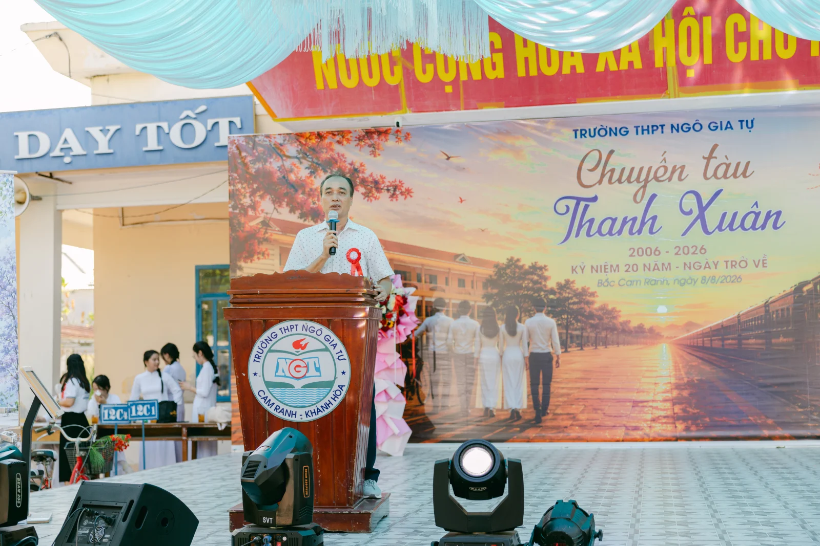 Ảnh lễ kỷ niệm 20 năm THPT Ngô Gia Tự, chụp ngày 08/08/2026