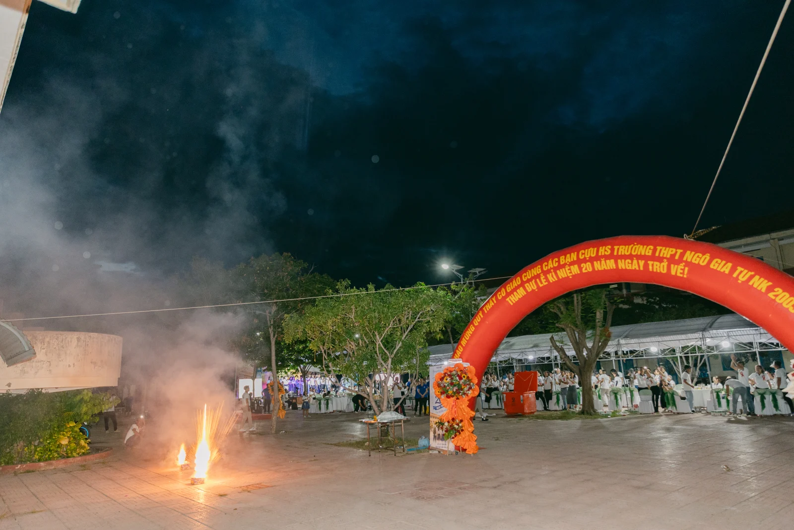 Ảnh lễ kỷ niệm 20 năm THPT Ngô Gia Tự, chụp ngày 08/08/2026