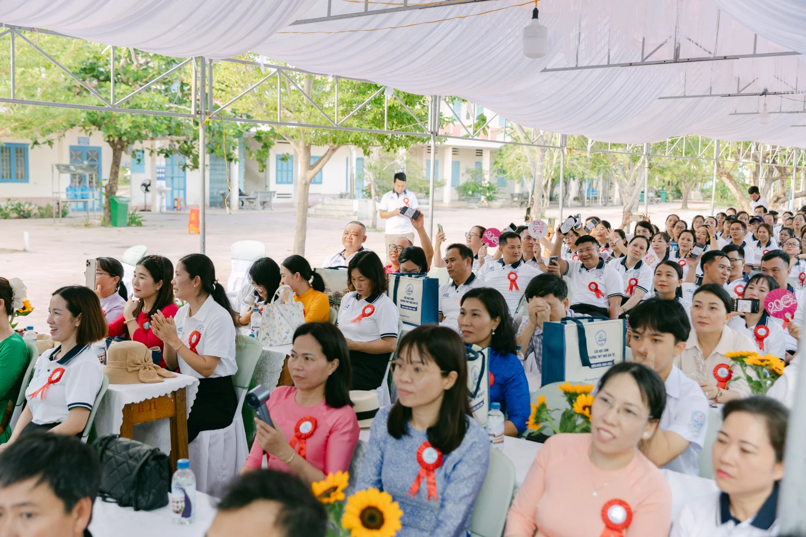 Ảnh lễ kỷ niệm 20 năm THPT Ngô Gia Tự, chụp ngày 08/08/2026