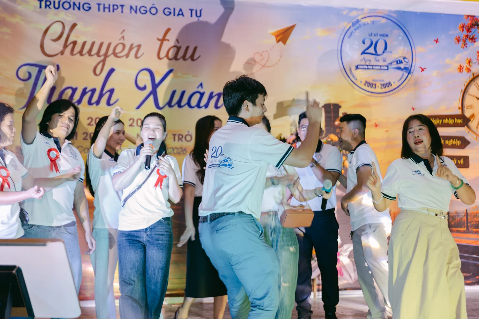 Ảnh lễ kỷ niệm 20 năm THPT Ngô Gia Tự, chụp ngày 08/08/2026