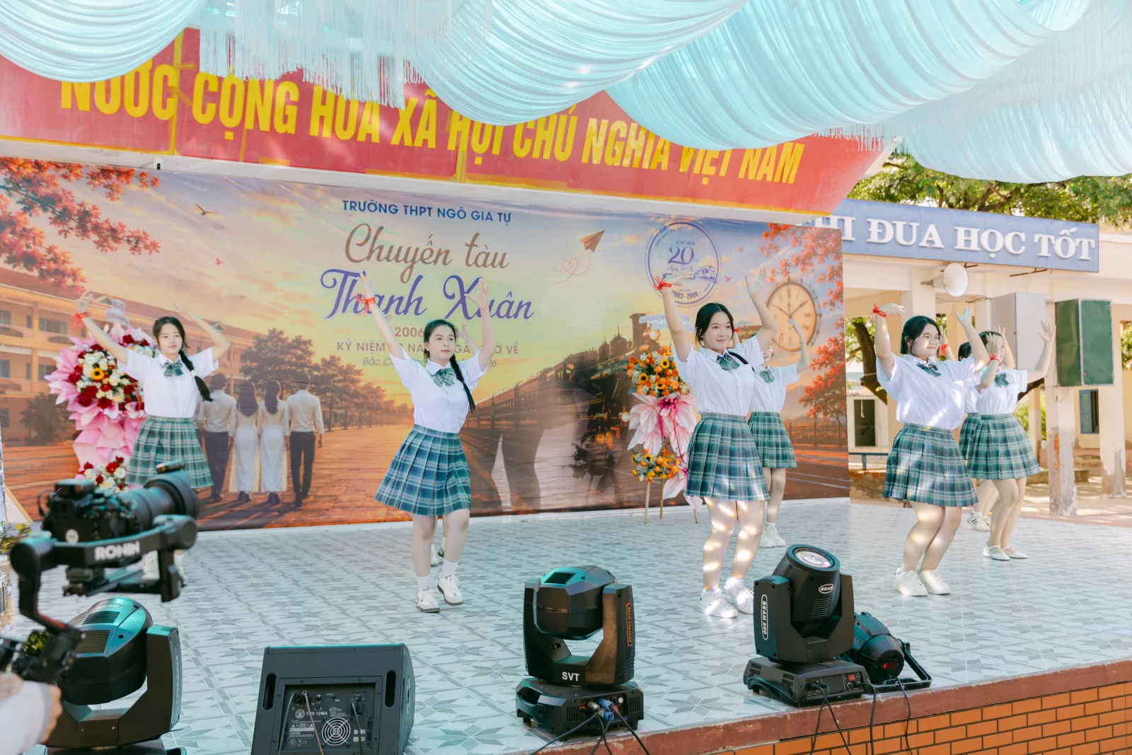 Ảnh lễ kỷ niệm 20 năm THPT Ngô Gia Tự, chụp ngày 08/08/2026