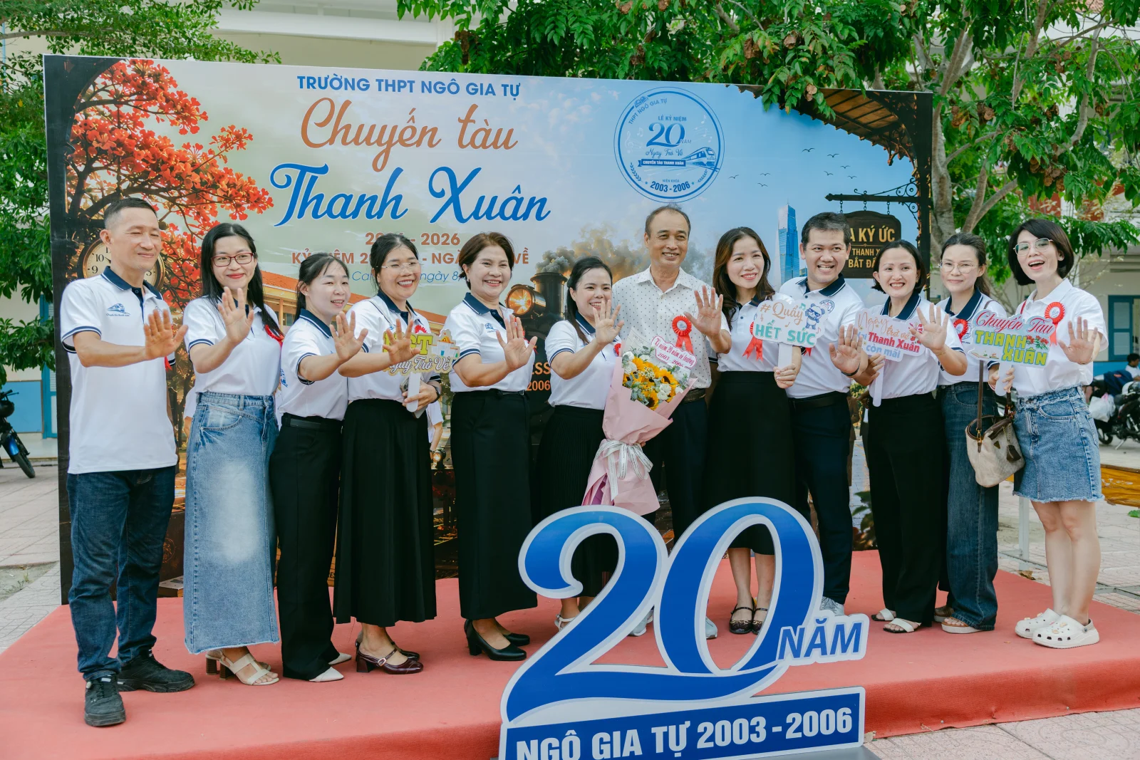 Ảnh lễ kỷ niệm 20 năm THPT Ngô Gia Tự, chụp ngày 08/08/2026