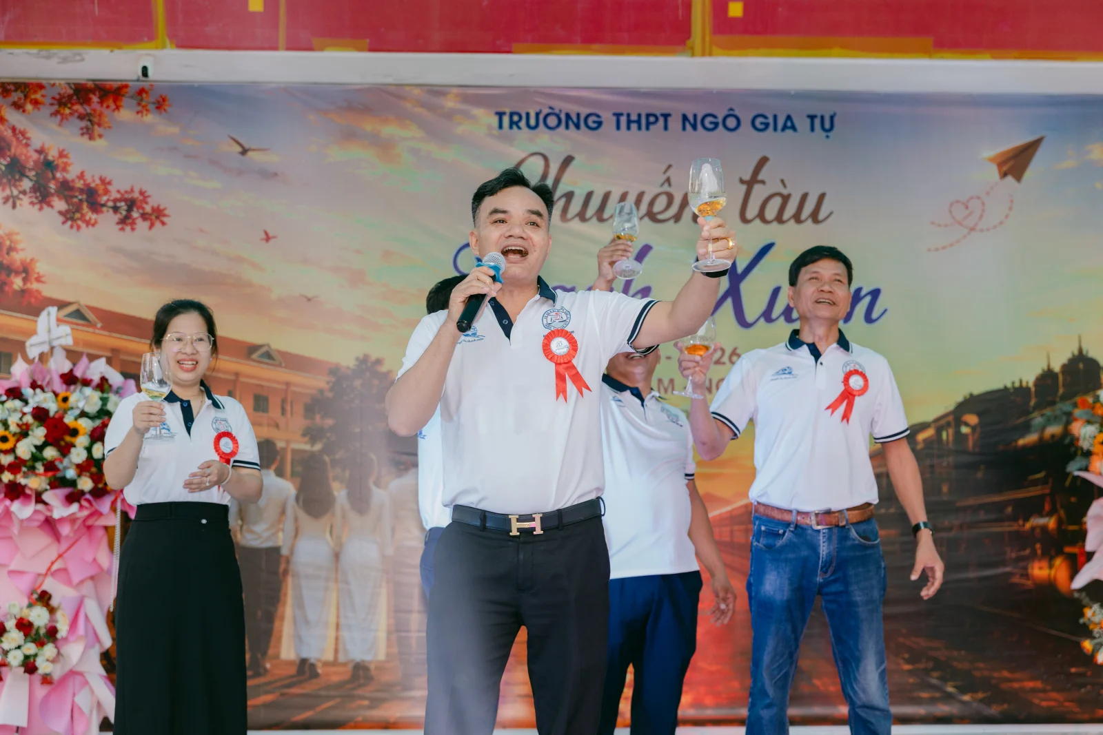 Ảnh lễ kỷ niệm 20 năm THPT Ngô Gia Tự, chụp ngày 08/08/2026
