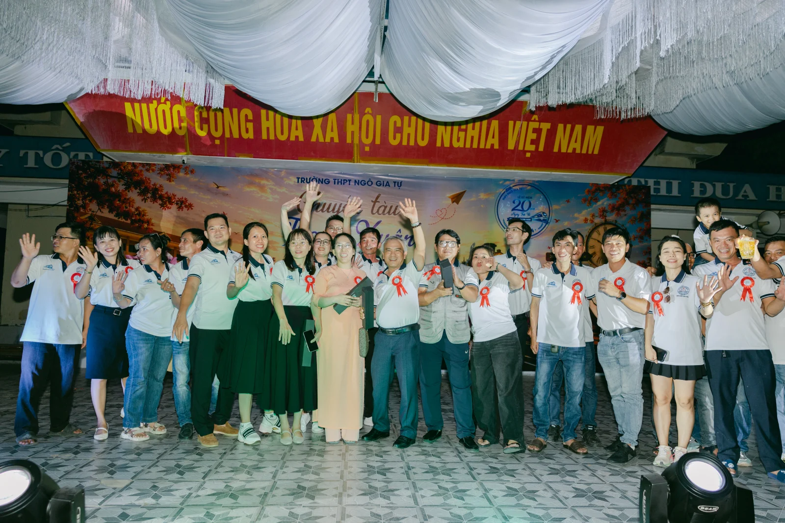 Ảnh lễ kỷ niệm 20 năm THPT Ngô Gia Tự, chụp ngày 08/08/2026