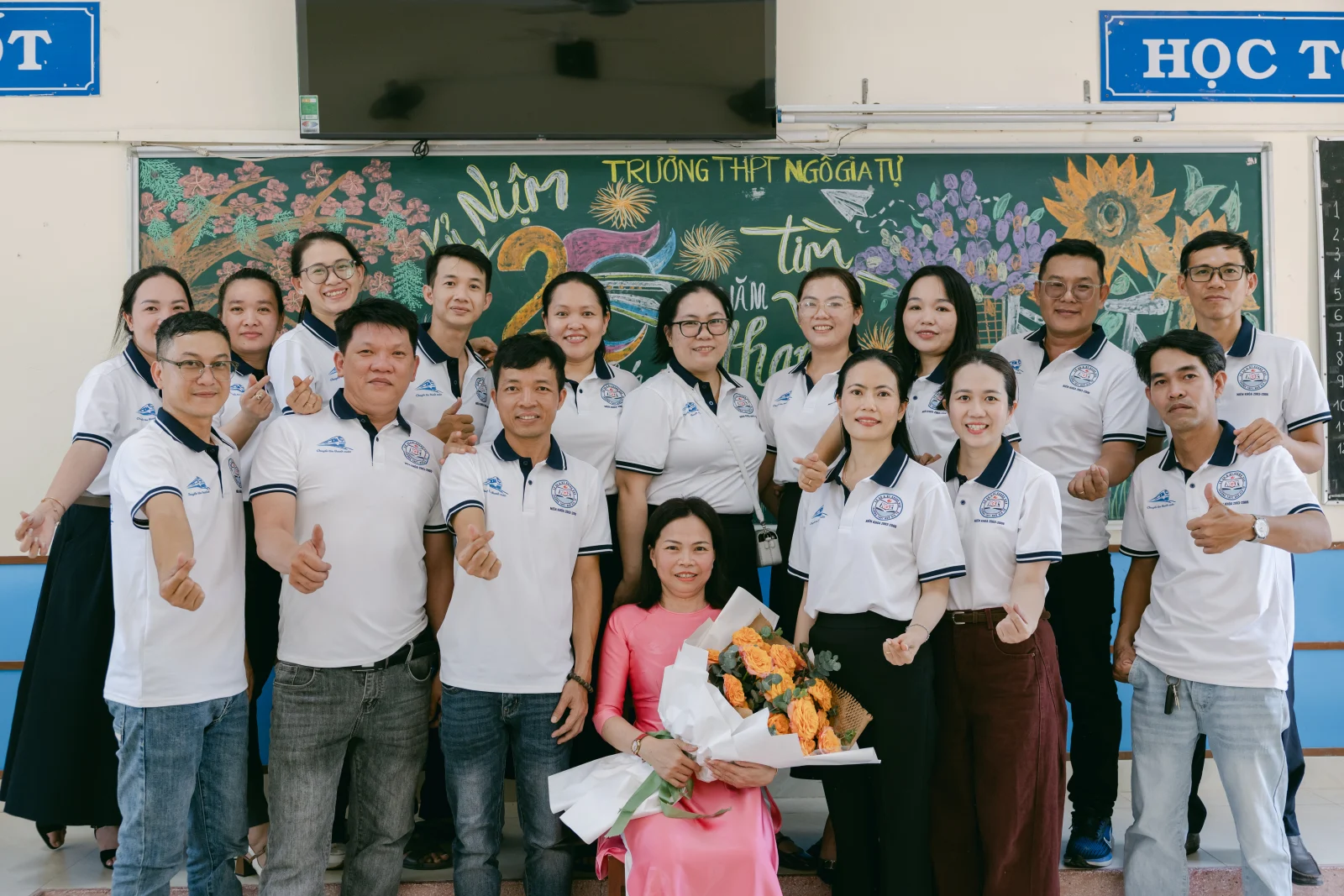Ảnh lễ kỷ niệm 20 năm THPT Ngô Gia Tự, chụp ngày 08/08/2026