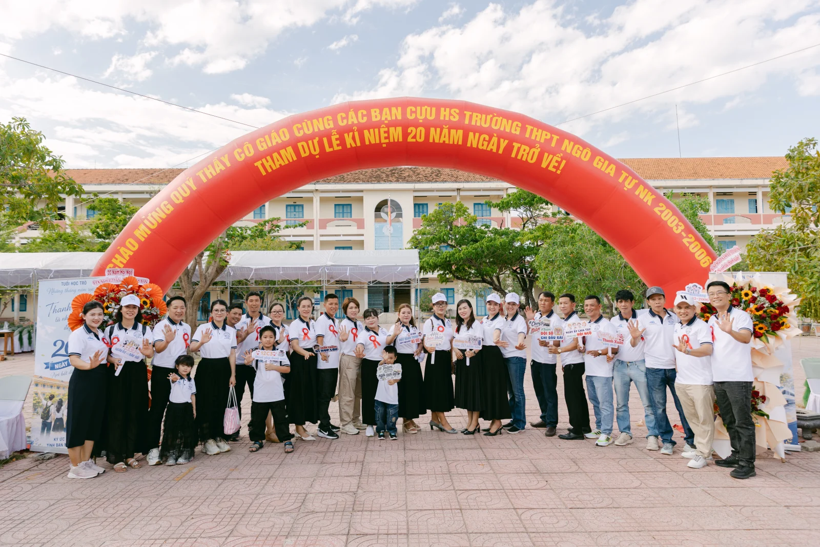 Ảnh lễ kỷ niệm 20 năm THPT Ngô Gia Tự, chụp ngày 08/08/2026