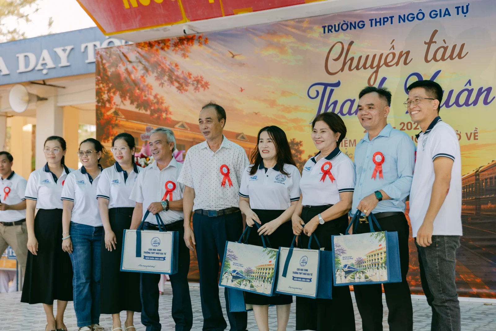 Ảnh lễ kỷ niệm 20 năm THPT Ngô Gia Tự, chụp ngày 08/08/2026