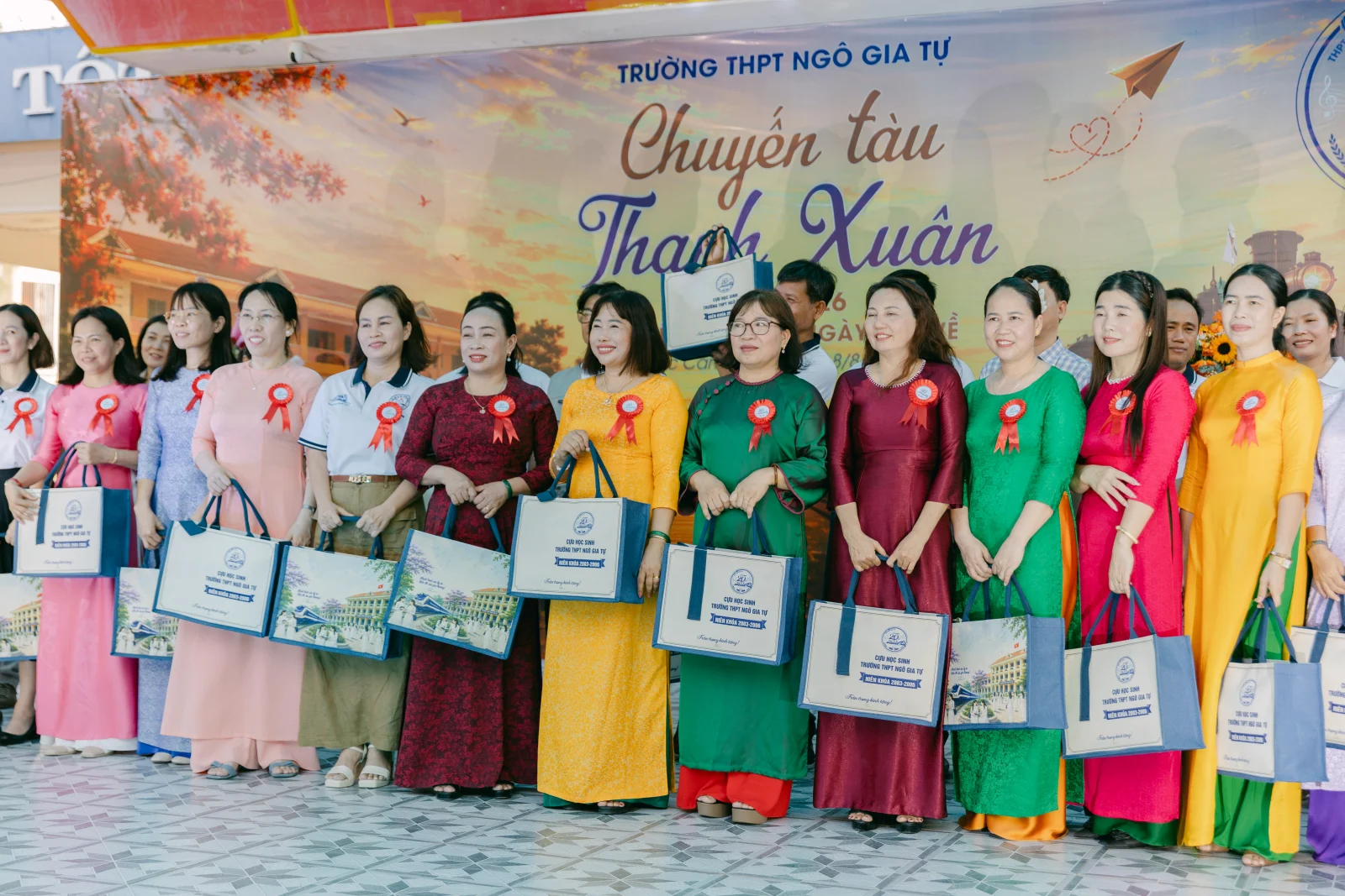 Ảnh lễ kỷ niệm 20 năm THPT Ngô Gia Tự, chụp ngày 08/08/2026