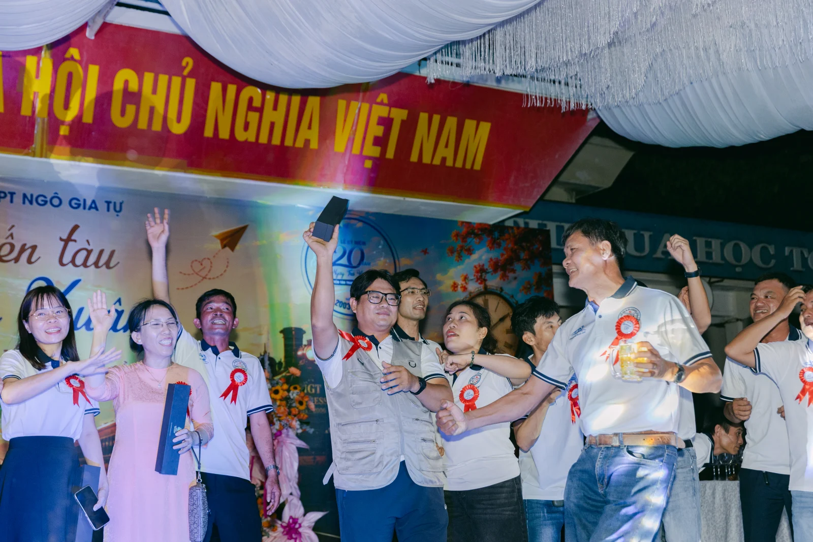 Ảnh lễ kỷ niệm 20 năm THPT Ngô Gia Tự, chụp ngày 08/08/2026