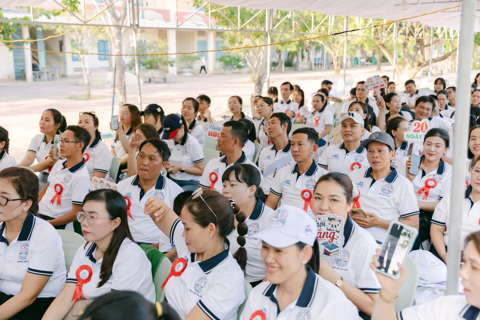 Ảnh lễ kỷ niệm 20 năm THPT Ngô Gia Tự, chụp ngày 08/08/2026