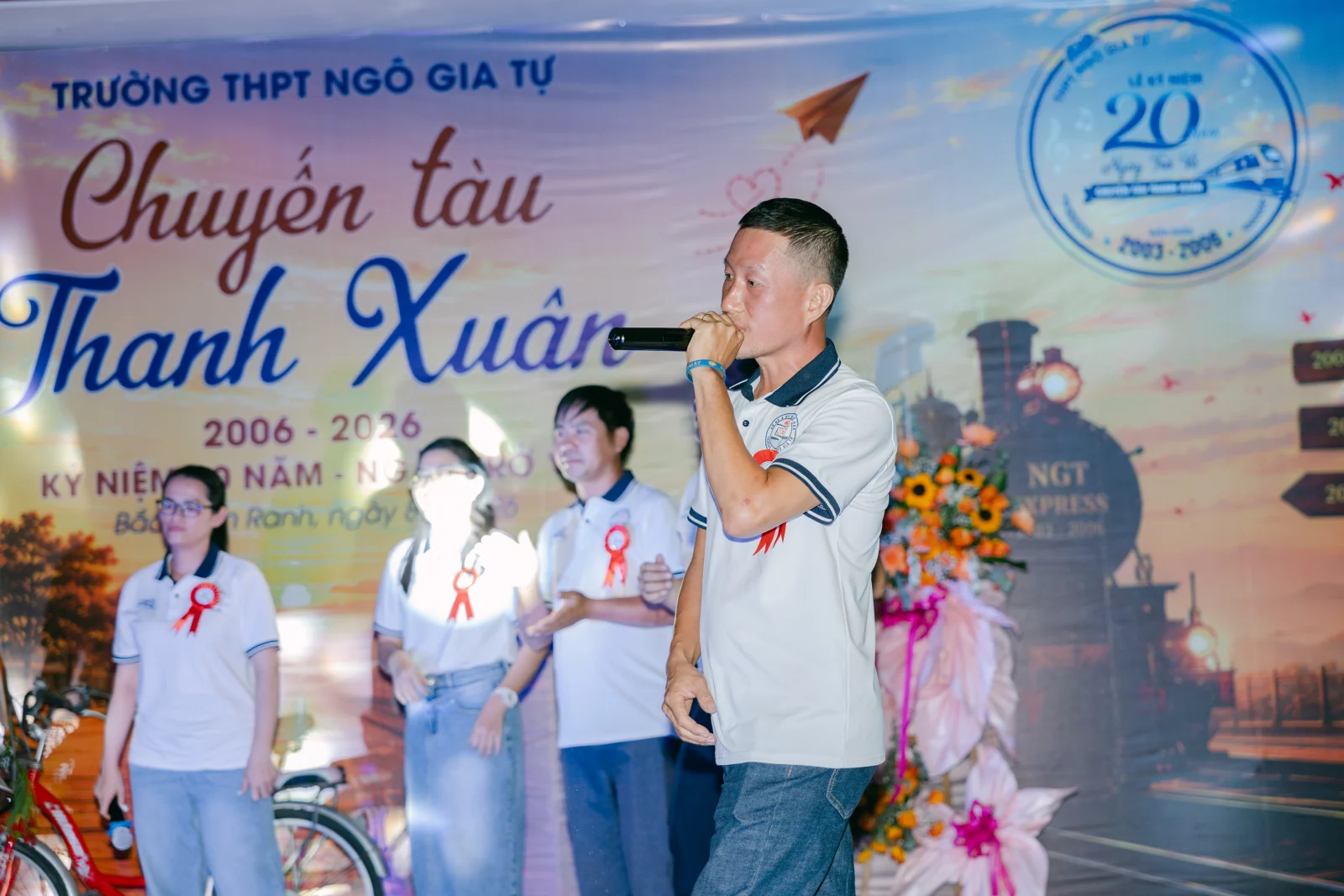 Ảnh lễ kỷ niệm 20 năm THPT Ngô Gia Tự, chụp ngày 08/08/2026