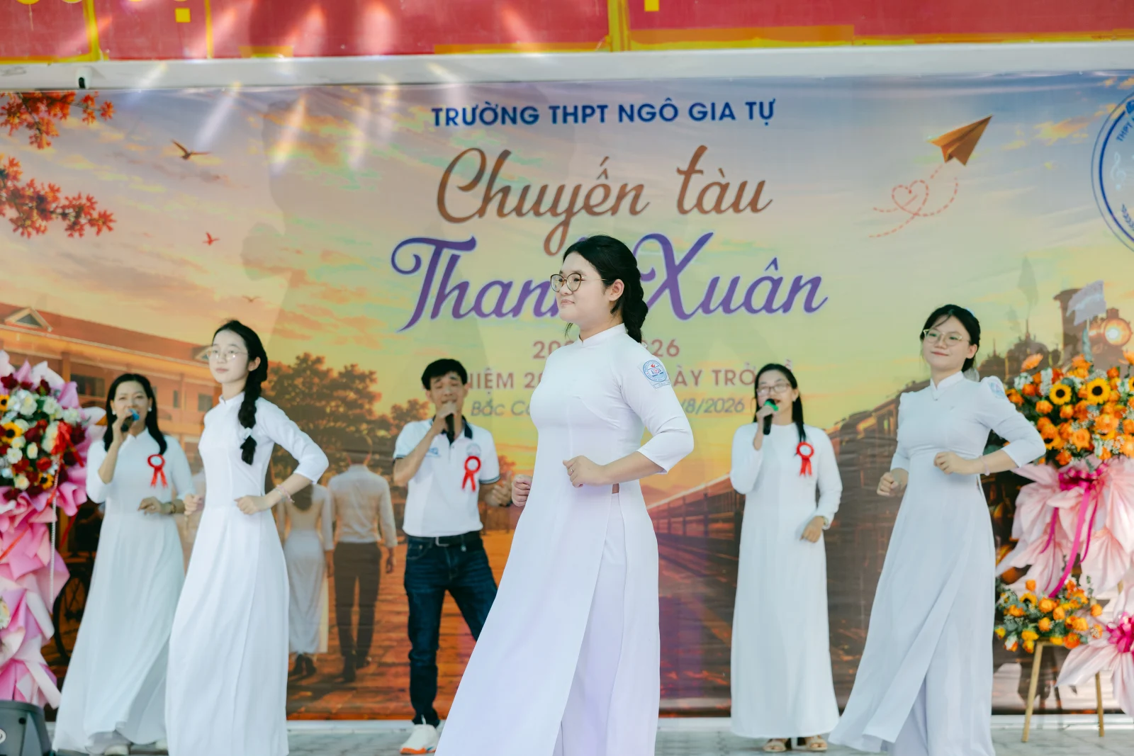 Ảnh lễ kỷ niệm 20 năm THPT Ngô Gia Tự, chụp ngày 08/08/2026