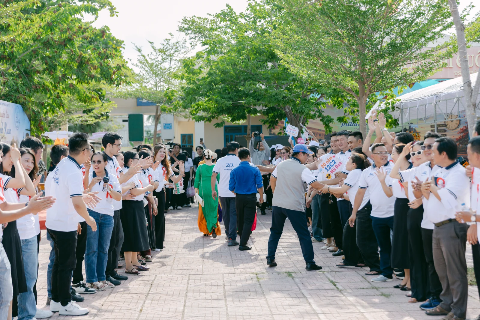 Ảnh lễ kỷ niệm 20 năm THPT Ngô Gia Tự, chụp ngày 08/08/2026
