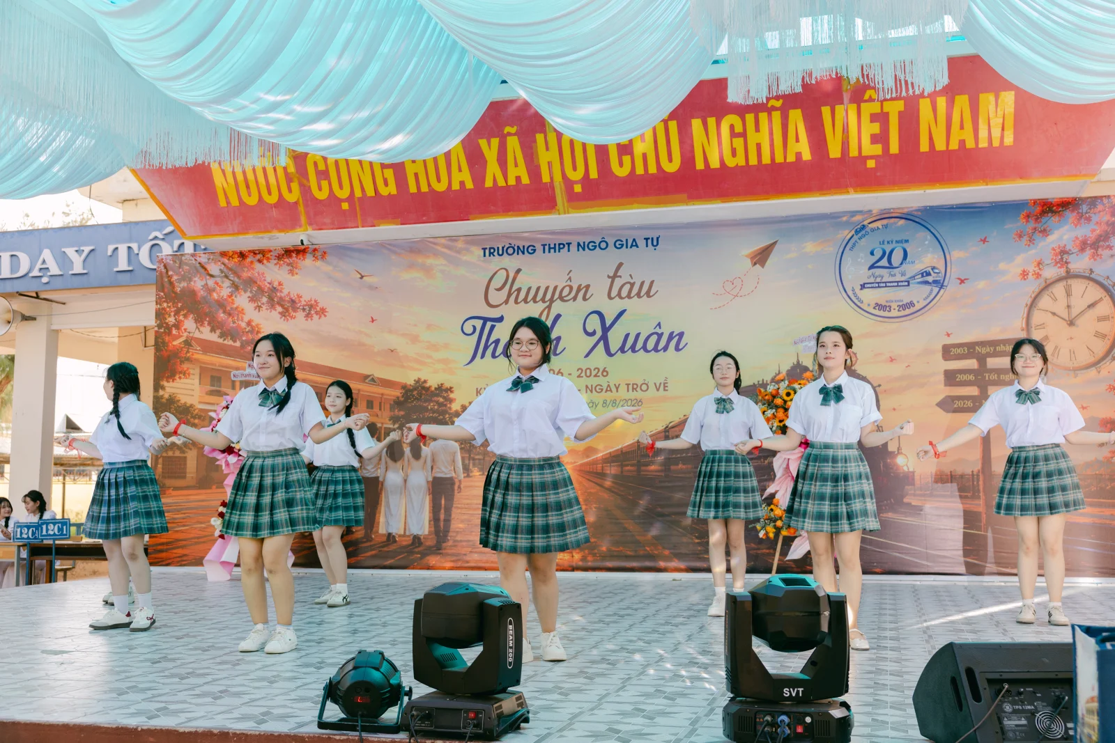 Ảnh lễ kỷ niệm 20 năm THPT Ngô Gia Tự, chụp ngày 08/08/2026