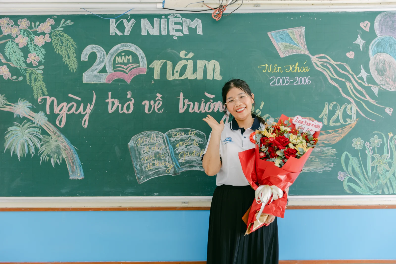 Ảnh lễ kỷ niệm 20 năm THPT Ngô Gia Tự, chụp ngày 08/08/2026