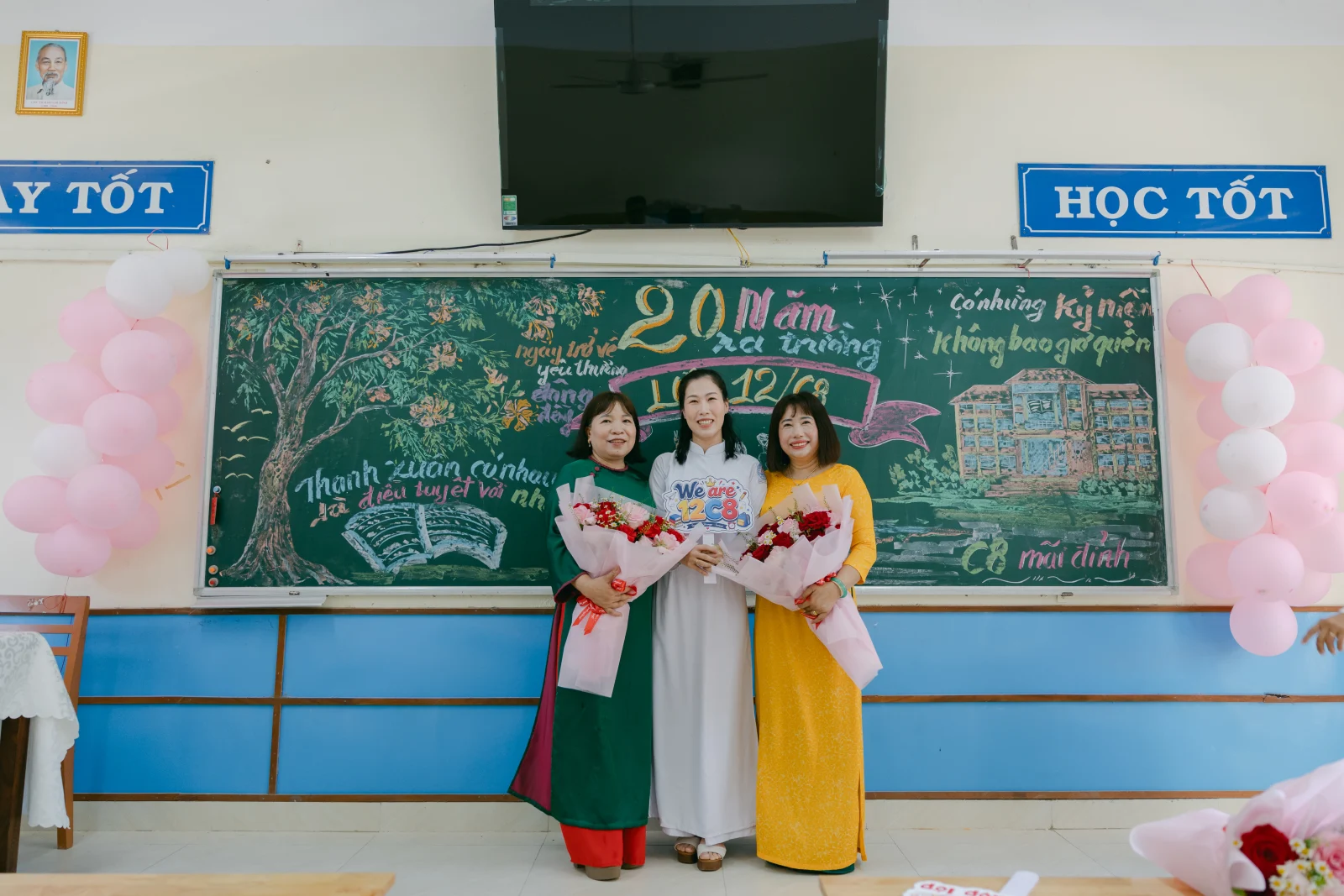 Ảnh lễ kỷ niệm 20 năm THPT Ngô Gia Tự, chụp ngày 08/08/2026
