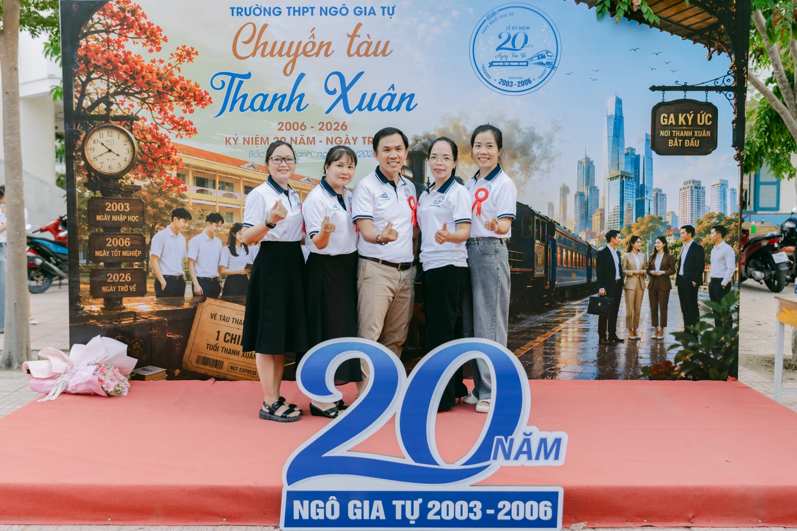 Ảnh lễ kỷ niệm 20 năm THPT Ngô Gia Tự, chụp ngày 08/08/2026