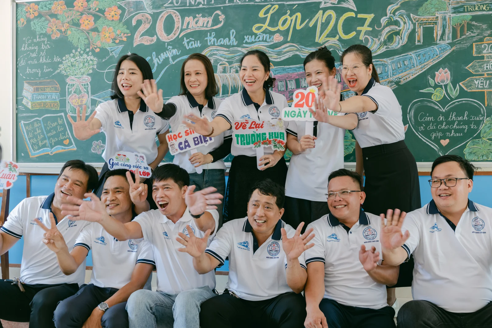 Ảnh lễ kỷ niệm 20 năm THPT Ngô Gia Tự, chụp ngày 08/08/2026