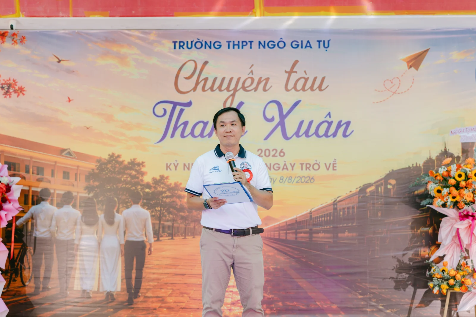 Ảnh lễ kỷ niệm 20 năm THPT Ngô Gia Tự, chụp ngày 08/08/2026