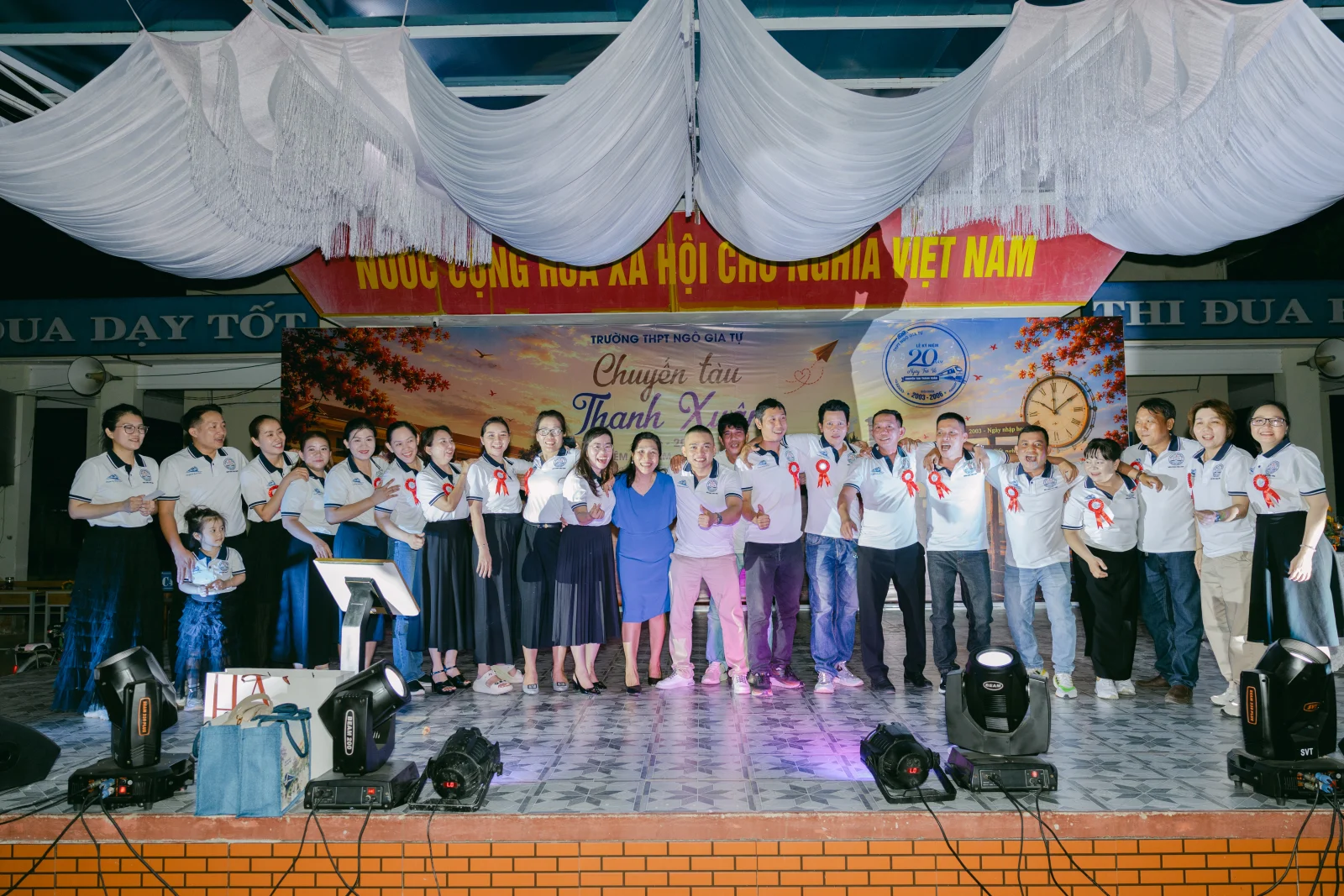 Ảnh lễ kỷ niệm 20 năm THPT Ngô Gia Tự, chụp ngày 08/08/2026