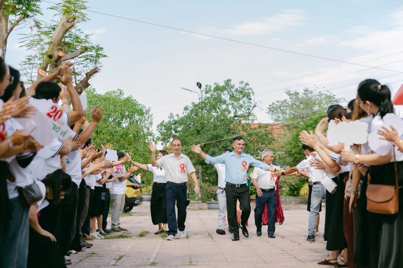 Ảnh lễ kỷ niệm 20 năm THPT Ngô Gia Tự, chụp ngày 08/08/2026