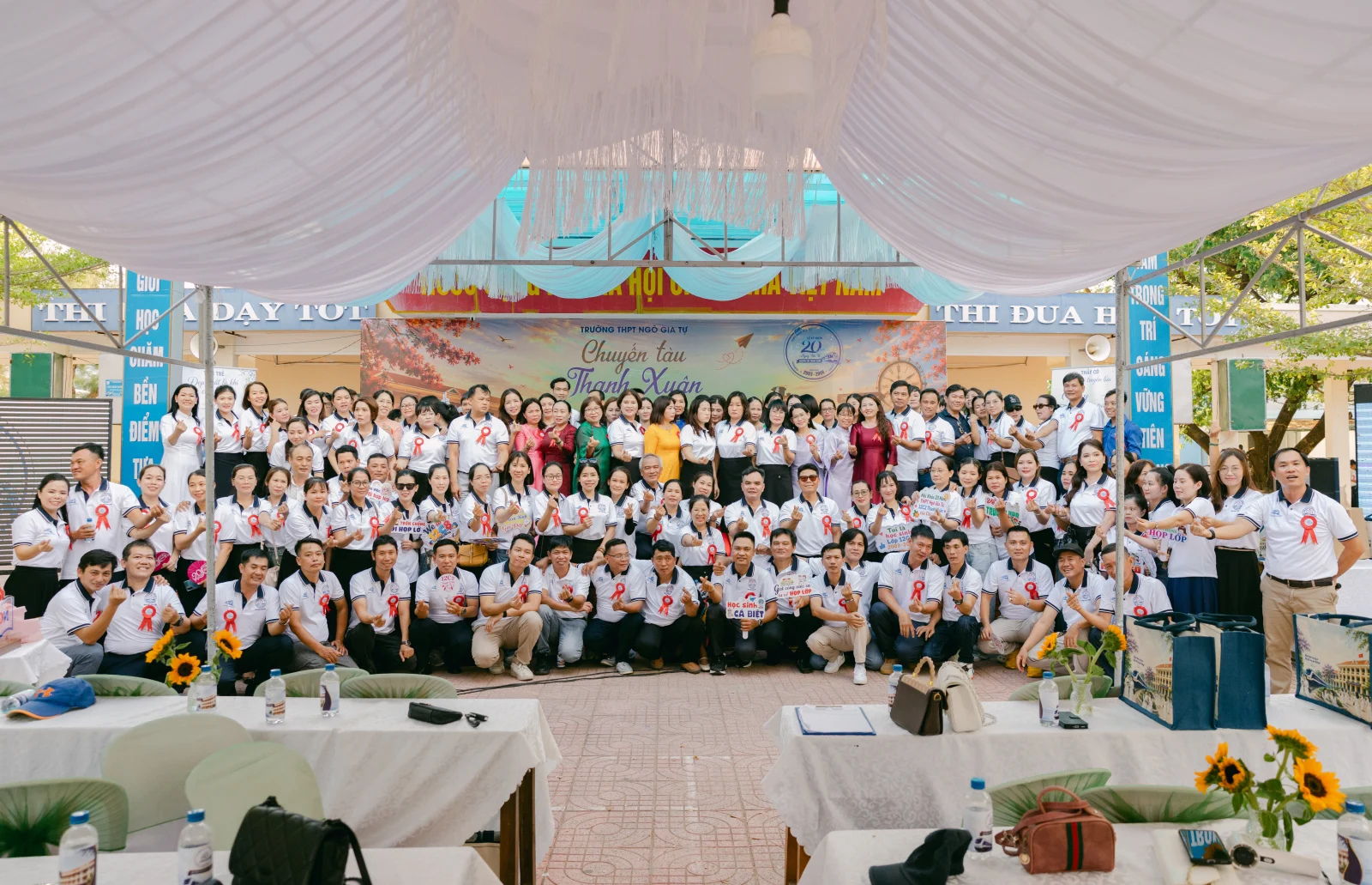 Ảnh lễ kỷ niệm 20 năm THPT Ngô Gia Tự, chụp ngày 08/08/2026