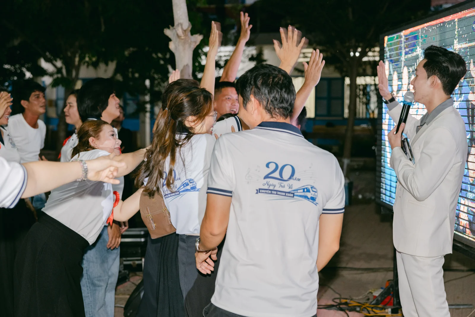 Ảnh lễ kỷ niệm 20 năm THPT Ngô Gia Tự, chụp ngày 08/08/2026