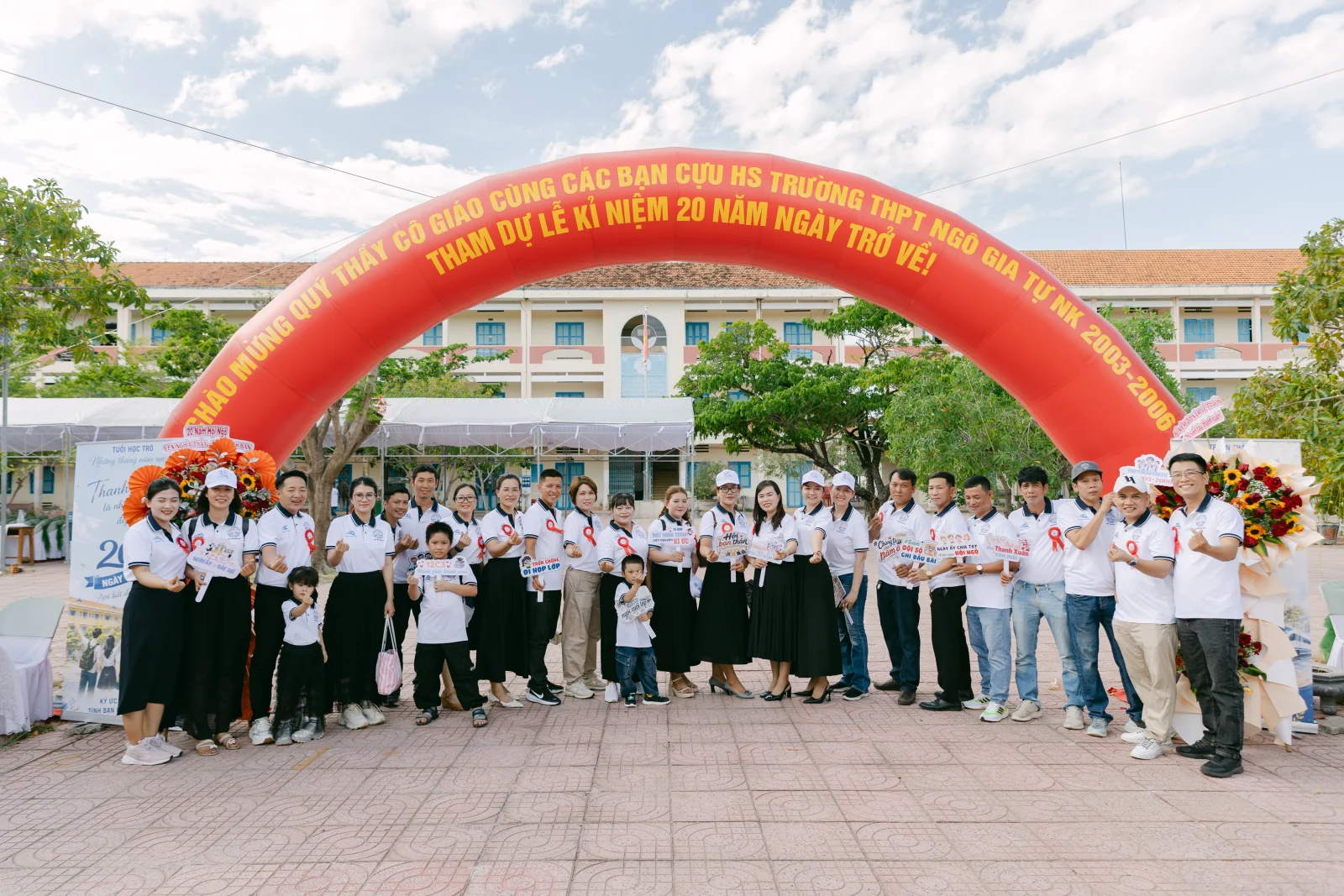 Ảnh lễ kỷ niệm 20 năm THPT Ngô Gia Tự, chụp ngày 08/08/2026